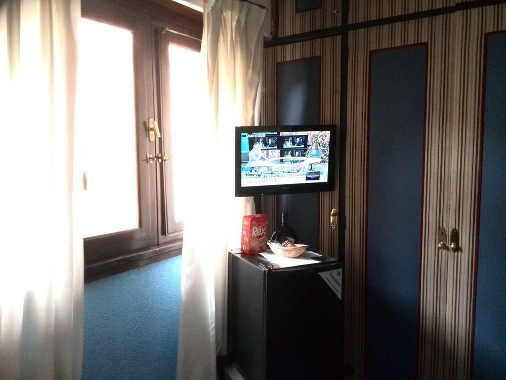 Susana Just Boutique Hotel Висенте-Лопес Экстерьер фото